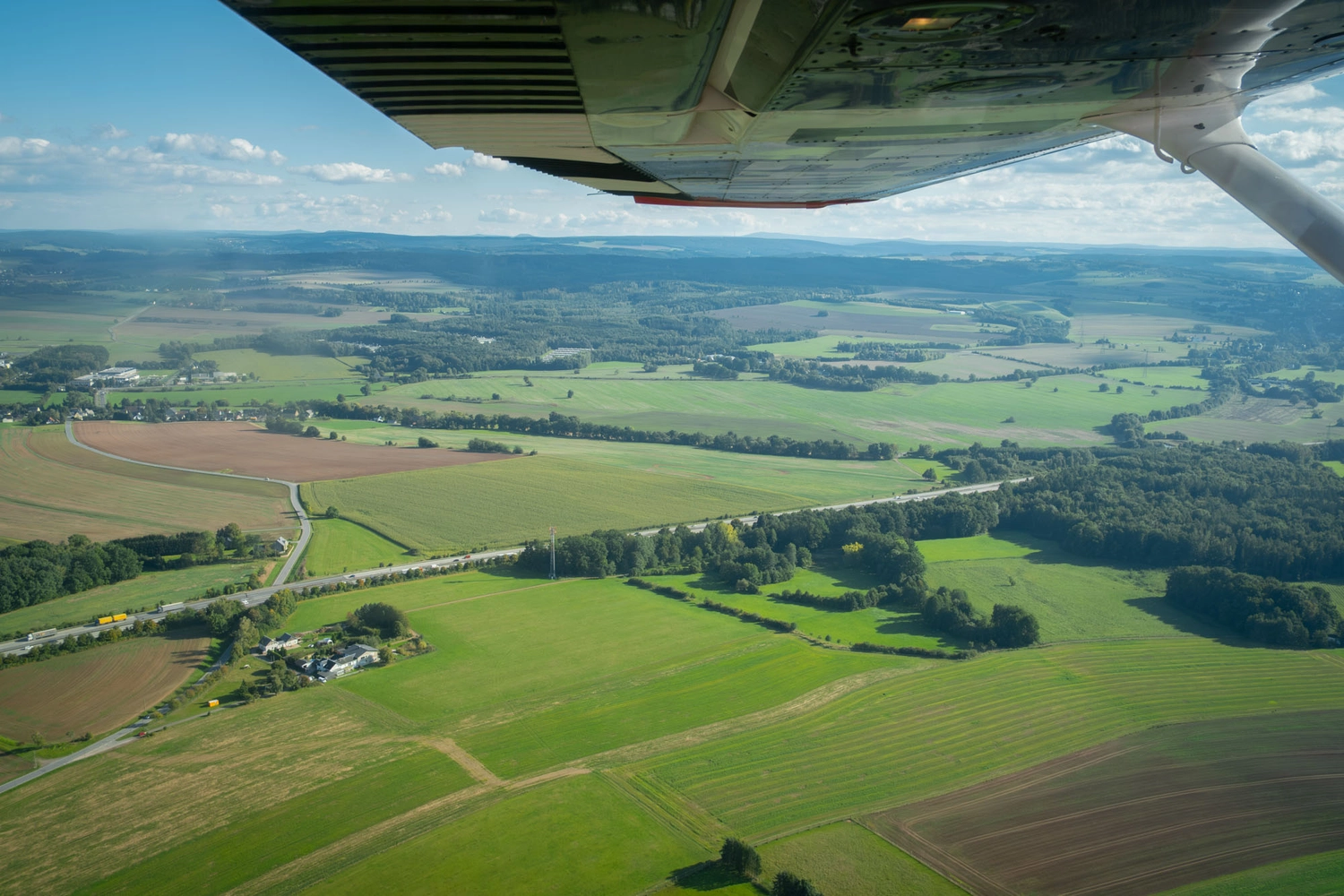 FlugZeit — Jahnsdorf —Drohnenaufnahmen & Luftbilder